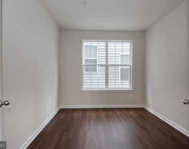 3401 Eagle Drive - Photo Thumbnail 8