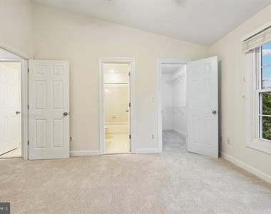 21208 Hedgerow Terrace - Photo Thumbnail 25