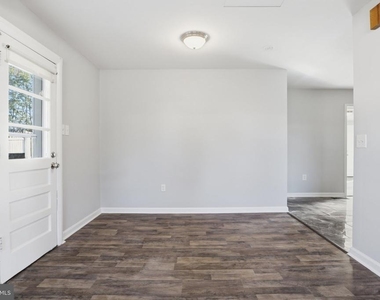 303 W Church Road - Photo Thumbnail 6