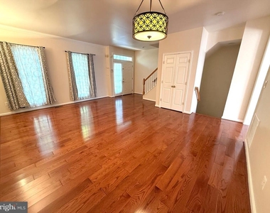 20597 Banbury Square - Photo Thumbnail 4