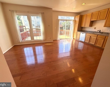 20597 Banbury Square - Photo Thumbnail 6