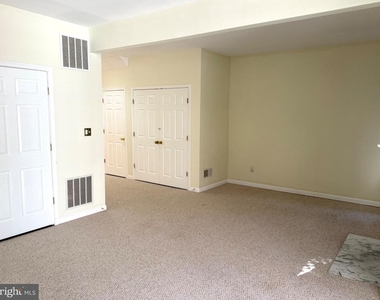 20597 Banbury Square - Photo Thumbnail 34
