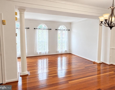 2833 Grace Forest Place - Photo Thumbnail 3