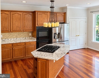 2833 Grace Forest Place - Photo Thumbnail 10