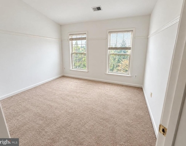 2833 Grace Forest Place - Photo Thumbnail 15
