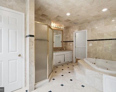 6503 Anna Maria Court - Photo Thumbnail 28