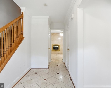 6503 Anna Maria Court - Photo Thumbnail 2