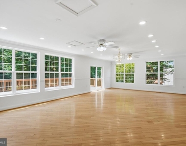 6503 Anna Maria Court - Photo Thumbnail 14