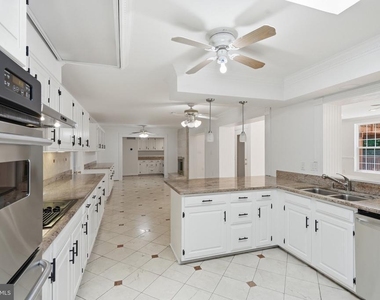 6503 Anna Maria Court - Photo Thumbnail 17