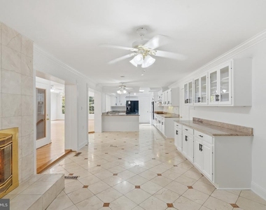 6503 Anna Maria Court - Photo Thumbnail 19