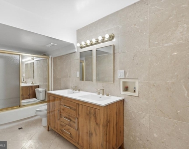 6503 Anna Maria Court - Photo Thumbnail 36