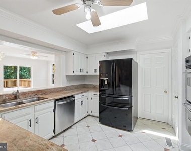 6503 Anna Maria Court - Photo Thumbnail 16