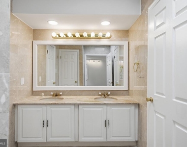 6503 Anna Maria Court - Photo Thumbnail 24