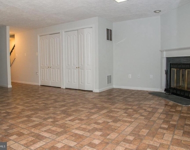 7379 Hidden Knolls Court - Photo Thumbnail 17