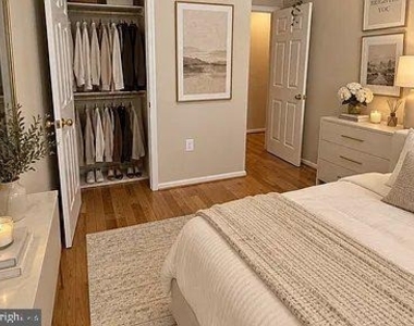 5473 Middlebourne Lane - Photo Thumbnail 13