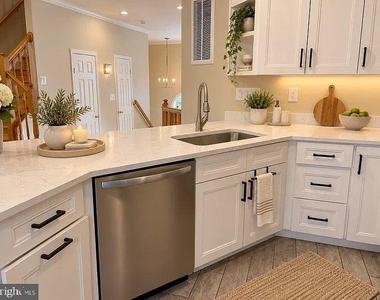 5473 Middlebourne Lane - Photo Thumbnail 7