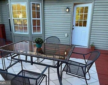 5473 Middlebourne Lane - Photo Thumbnail 17