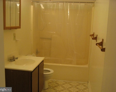 125 Pocono Place - Photo Thumbnail 11