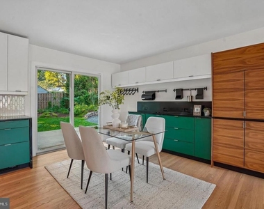 10316 Monroe Court - Photo Thumbnail 7