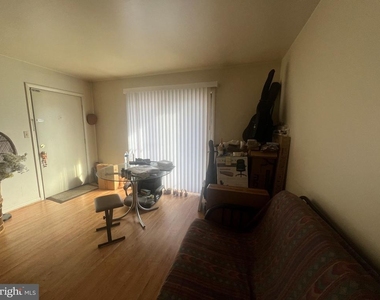 1423 Dandridge Street - Photo Thumbnail 2
