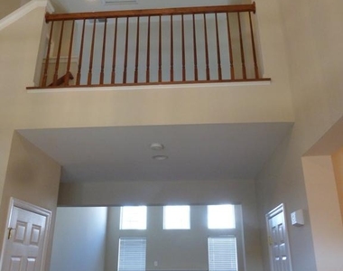 1407 Graham Drive - Photo Thumbnail 3