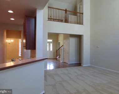 1407 Graham Drive - Photo Thumbnail 6