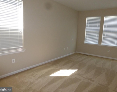 1407 Graham Drive - Photo Thumbnail 16