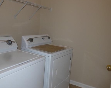 1407 Graham Drive - Photo Thumbnail 19
