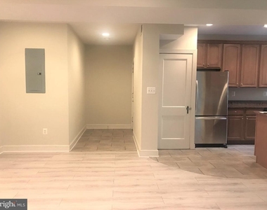 401 Commonwealth Avenue - Photo Thumbnail 20
