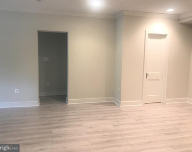 401 Commonwealth Avenue - Photo Thumbnail 9