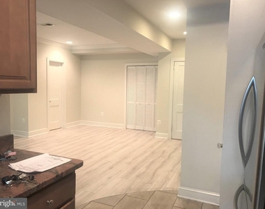 401 Commonwealth Avenue - Photo Thumbnail 11