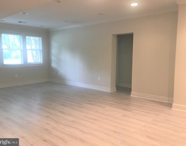 401 Commonwealth Avenue - Photo Thumbnail 42
