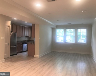 401 Commonwealth Avenue - Photo Thumbnail 44