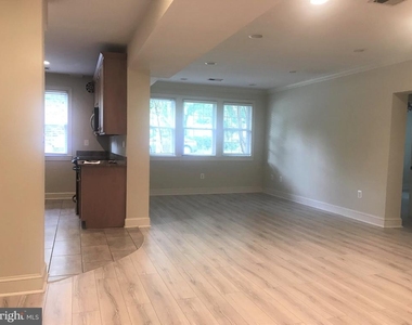 401 Commonwealth Avenue - Photo Thumbnail 26