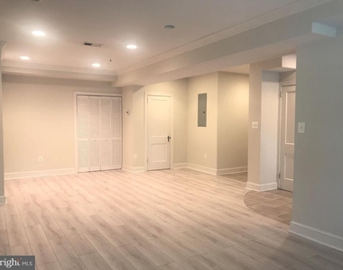 401 Commonwealth Avenue - Photo Thumbnail 19