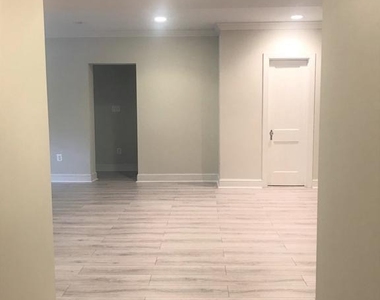 401 Commonwealth Avenue - Photo Thumbnail 24