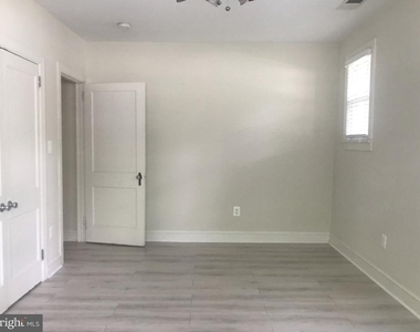 401 Commonwealth Avenue - Photo Thumbnail 33