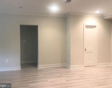 401 Commonwealth Avenue - Photo Thumbnail 8