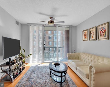 1020 Highland Street N - Photo Thumbnail 4