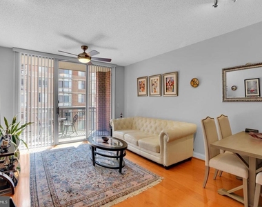 1020 Highland Street N - Photo Thumbnail 2