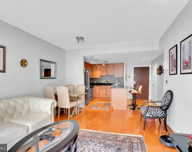 1020 Highland Street N - Photo Thumbnail 3