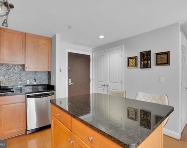 1020 Highland Street N - Photo Thumbnail 9
