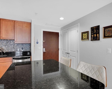 1020 Highland Street N - Photo Thumbnail 10