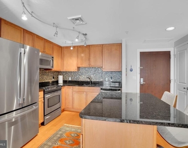 1020 Highland Street N - Photo Thumbnail 8