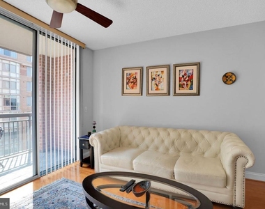 1020 Highland Street N - Photo Thumbnail 5