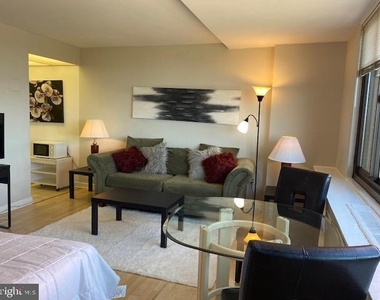 1011 Arlington Boulevard - Photo Thumbnail 8