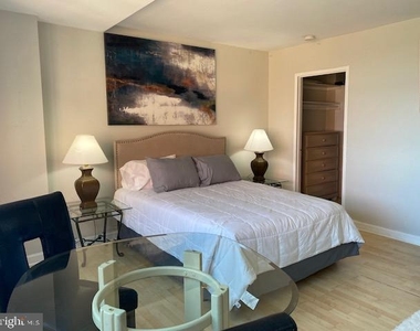 1011 Arlington Boulevard - Photo Thumbnail 1
