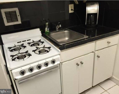 1011 Arlington Boulevard - Photo Thumbnail 3