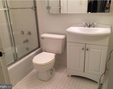 1011 Arlington Boulevard - Photo Thumbnail 9