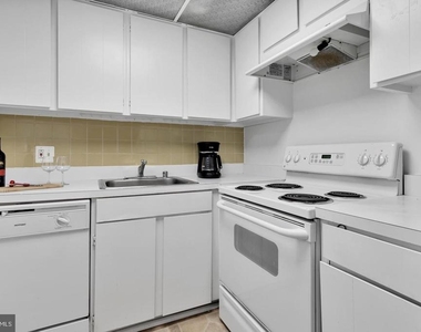 3000 S Columbus Street - Photo Thumbnail 12